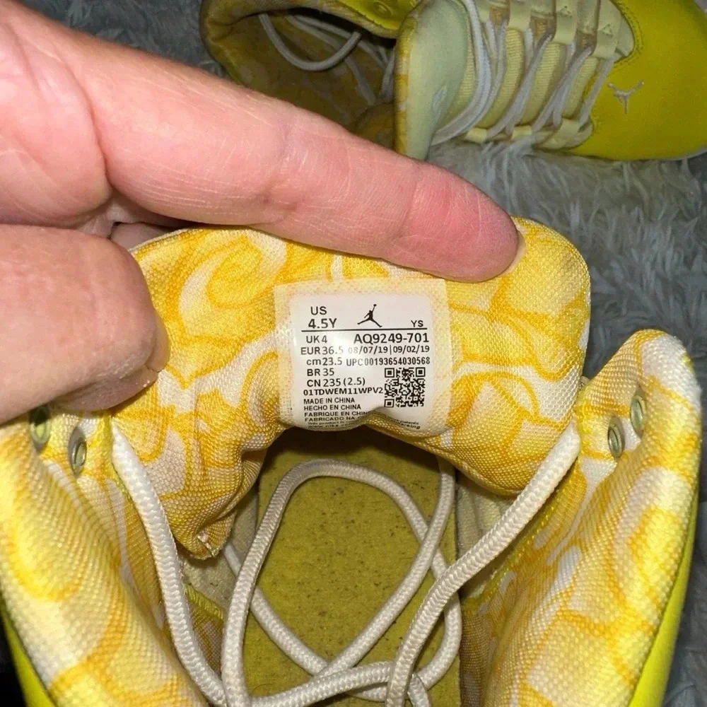 Nike Jordan Max Aura GS AQ9249-701 Yellow Sneakers RARE